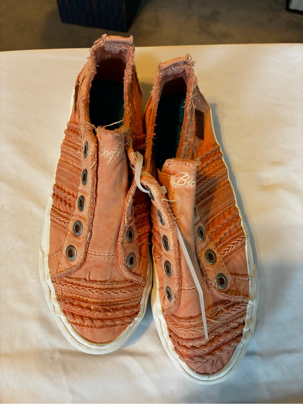 Blowfish women’s  distressed peach color Frayed Slip-On Sneakers